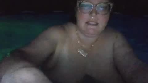 Snapshot of shelbyannn chatting on 07-12-26, 12:45 Red online show from 07-12-26, 12:45
