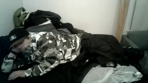 Snapshot of shellbulletburst chatting on 03-25-26, 10:21 caught up in you online show from 03-25-26, 10:21