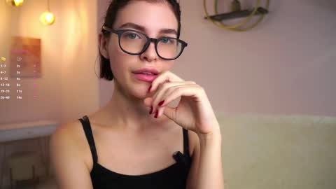 Snapshot of shelleyharn chatting on 09-25-25, 01:20 Alex online show from 09-25-25, 01:20