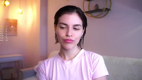 Snapshot of shelleyharn chatting on 09-28-25, 01:33 Alex online show from 09-28-25, 01:33