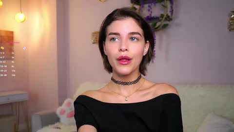 Snapshot of shelleyharn chatting on 10-24-25, 01:03 Alex online show from 10-24-25, 01:03