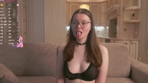 Kira online show from 03-11-25, 11:12