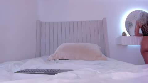 shelynna_azzul online show from 12-11-24, 02:52