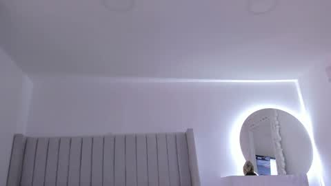 shelynna_azzul online show from 12-31-24, 06:24