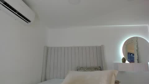 shelynna_azzul online show from 01-16-25, 07:41