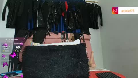  anyela7773 online show from 05-02-26, 11:48