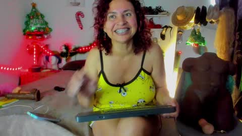 Snapshot of sherahade chatting on 12-21-24, 01:32 shera hade online show from 12-21-24, 01:32