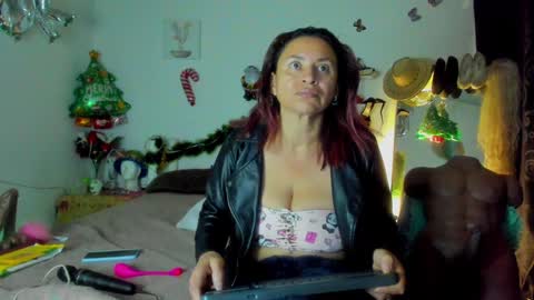 Snapshot of sherahade chatting on 12-23-24, 10:10 shera hade online show from 12-23-24, 10:10