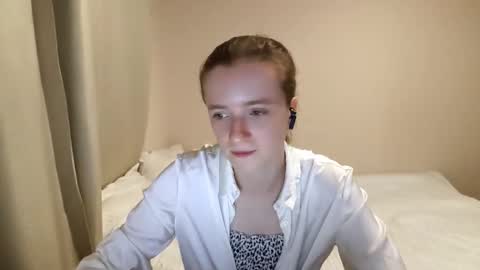 Snapshot of shereefuehrer chatting on 09-16-25, 04:19 Jolyn online show from 09-16-25, 04:19
