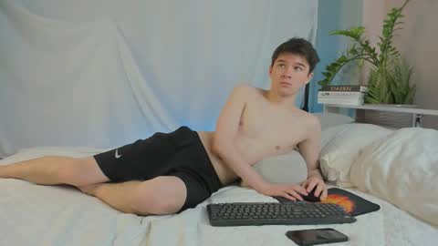 Max online show from 03-07-26, 08:17