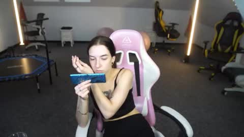 Snapshot of sheryl_elegance chatting on 10-08-25, 10:24 Sheryl online show from 10-08-25, 10:24