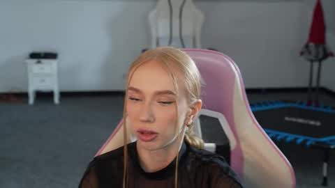 Snapshot of sheryl_elegance chatting on 10-23-25, 10:36 Sheryl online show from 10-23-25, 10:36