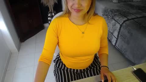 Snapshot of sheryl_jones chatting on 03-24-26, 01:05 sheryl_jones online show from 03-24-26, 01:05