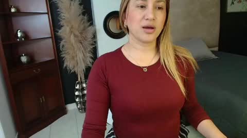 sheryl_jones online show from 05-12-26, 01:19