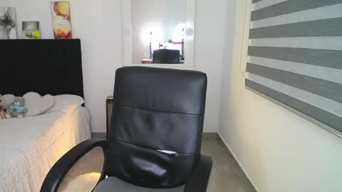 Snapshot of sheryl_stone2 chatting on 02-04-25, 06:25 Sheryl Stone2 online show from 02-04-25, 06:25