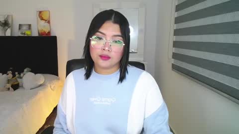 Snapshot of sheryl_stone2 chatting on 02-18-25, 02:49 Sheryl Stone2 online show from 02-18-25, 02:49