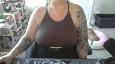 Snapshot of sheshyneshy chatting on 04-14-26, 04:57 Shesh online show from 04-14-26, 04:57
