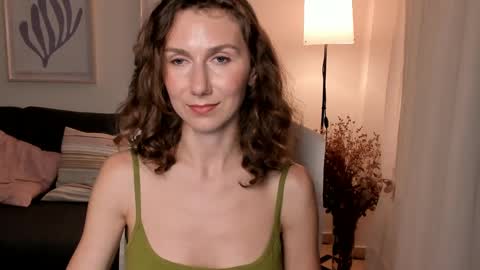 Snapshot of shesleepsnaked chatting on 01-20-25, 07:04 shesleepsnaked online show from 01-20-25, 07:04