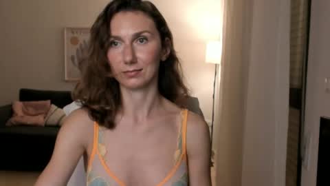 Snapshot of shesleepsnaked chatting on 03-06-25, 09:42 shesleepsnaked online show from 03-06-25, 09:42