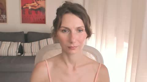 Snapshot of shesleepsnaked chatting on 09-18-25, 03:36 shesleepsnaked online show from 09-18-25, 03:36