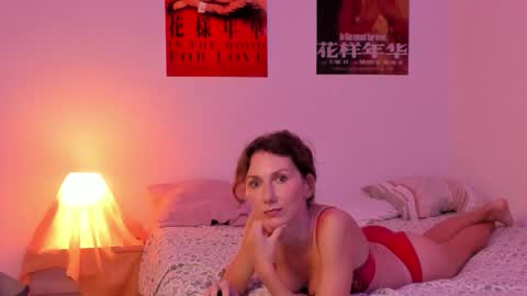 Snapshot of shesleepsnaked chatting on 10-21-25, 05:02 shesleepsnaked online show from 10-21-25, 05:02