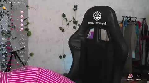 Vanessa online show from 10-07-25, 02:58