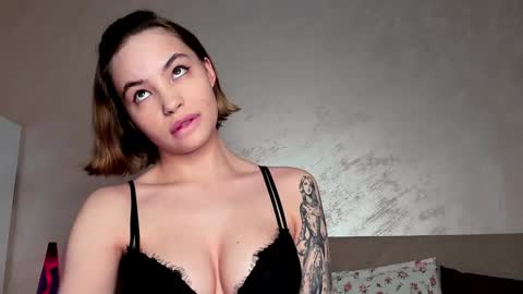 Snapshot of shinelina chatting on 12-23-24, 11:49 Lina online show from 12-23-24, 11:49