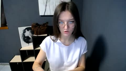 Jesica online show from 06-17-26, 06:49