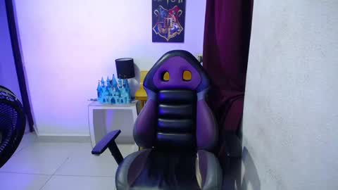 shining_star69 online show from 09-28-25, 02:06