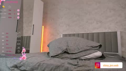 Snapshot of shinyjen chatting on 05-04-26, 06:37 Jennifer Streaming time online show from 05-04-26, 06:37