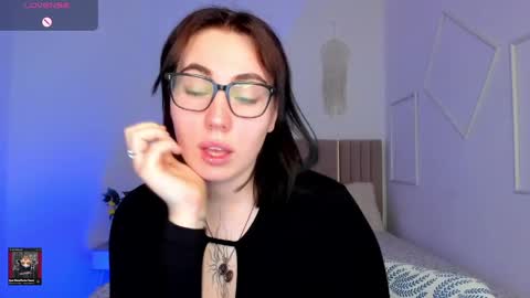 Snapshot of shiraazsh chatting on 04-22-26, 05:32 shiraazsh online show from 04-22-26, 05:32