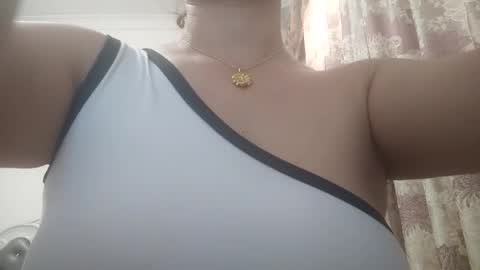 Snapshot of shirleyni chatting on 09-21-25, 01:51 Shirleyni online show from 09-21-25, 01:51