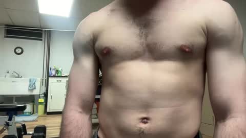 Snapshot of shirtlesshunk15 chatting on 04-11-26, 12:37 shirtlesshunk15 online show from 04-11-26, 12:37
