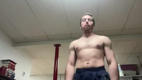 Snapshot of shirtlesshunk15 chatting on 04-21-26, 02:51 shirtlesshunk15 online show from 04-21-26, 02:51