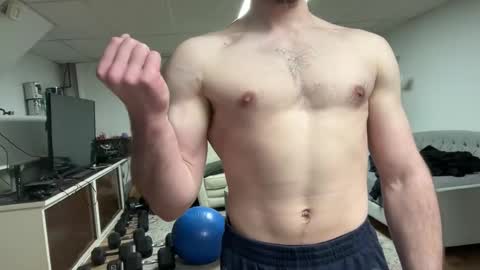 Snapshot of shirtlesshunk15 chatting on 04-21-26, 11:40 shirtlesshunk15 online show from 04-21-26, 11:40