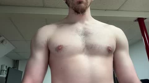 Snapshot of shirtlesshunk15 chatting on 04-22-26, 10:55 shirtlesshunk15 online show from 04-22-26, 10:55