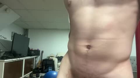 Snapshot of shirtlesshunk15 chatting on 05-18-26, 04:51 shirtlesshunk15 online show from 05-18-26, 04:51
