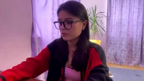 Marie online show from 04-30-26, 12:22