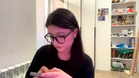 Marie online show from 05-06-26, 12:10