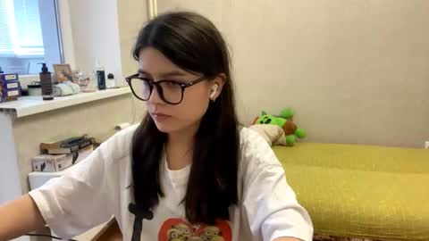 Marie online show from 06-27-26, 02:34