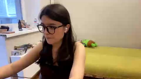 Marie online show from 06-28-26, 03:18