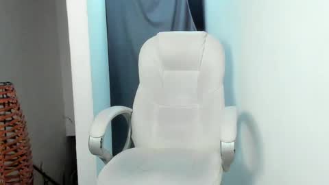 Snapshot of shooter_boy_ chatting on 02-17-26, 06:36 Shooter online show from 02-17-26, 06:36