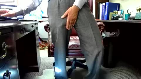 nikolas send dm for an appointment online show from 12-03-24, 07:33
