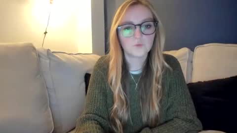 Snapshot of short_sweetpea chatting on 02-22-25, 10:42 short sweetpea online show from 02-22-25, 10:42