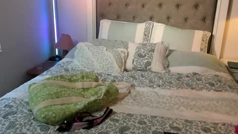 Snapshot of shortstuff79 chatting on 10-02-25, 01:40 shortstuff79 online show from 10-02-25, 01:40