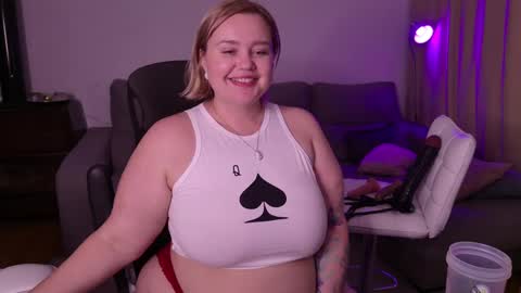 Snapshot of showmebbw chatting on 02-22-25, 03:47 Mimi online show from 02-22-25, 03:47