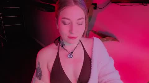 Snapshot of showmeyourfetish chatting on 06-02-26, 04:36 ShowmeYourfetish online show from 06-02-26, 04:36