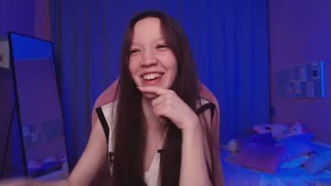 Neila online show from 06-21-26, 03:14