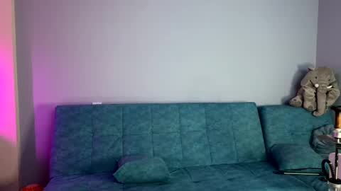 Snapshot of shtirlec86 chatting on 12-09-24, 05:41 Mary and Piter online show from 12-09-24, 05:41