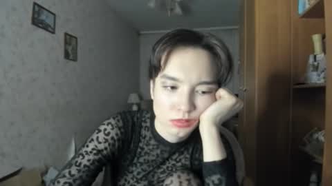 Snapshot of shtuchka2000 chatting on 11-30-25, 07:40 shtuchka2000 online show from 11-30-25, 07:40